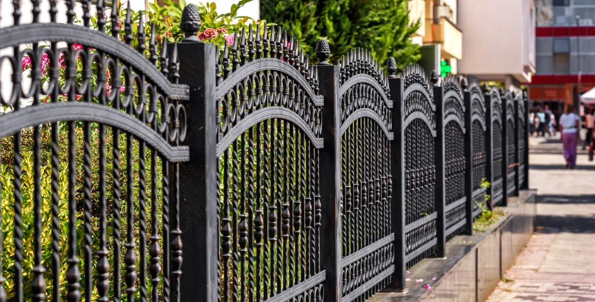 Beylikdüzü Ferforje Kapı ve Korkuluk Modelleri | Estetik ve Güvenlik Çözümleri